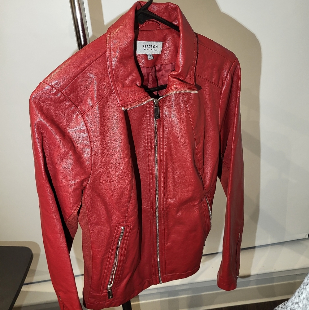 Kenneth Cole Reaction Faux leather Jacket. Sz Small. In great shape